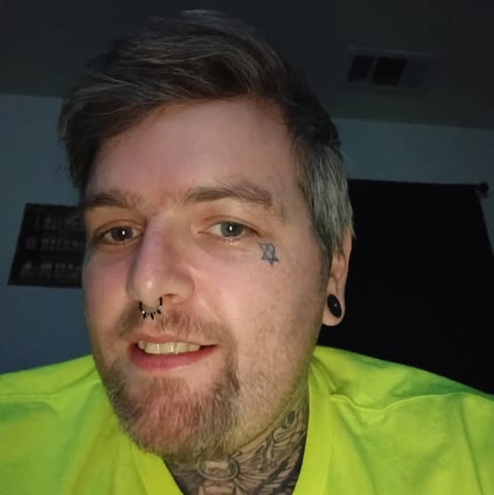 Meet your Posher, Dustin
